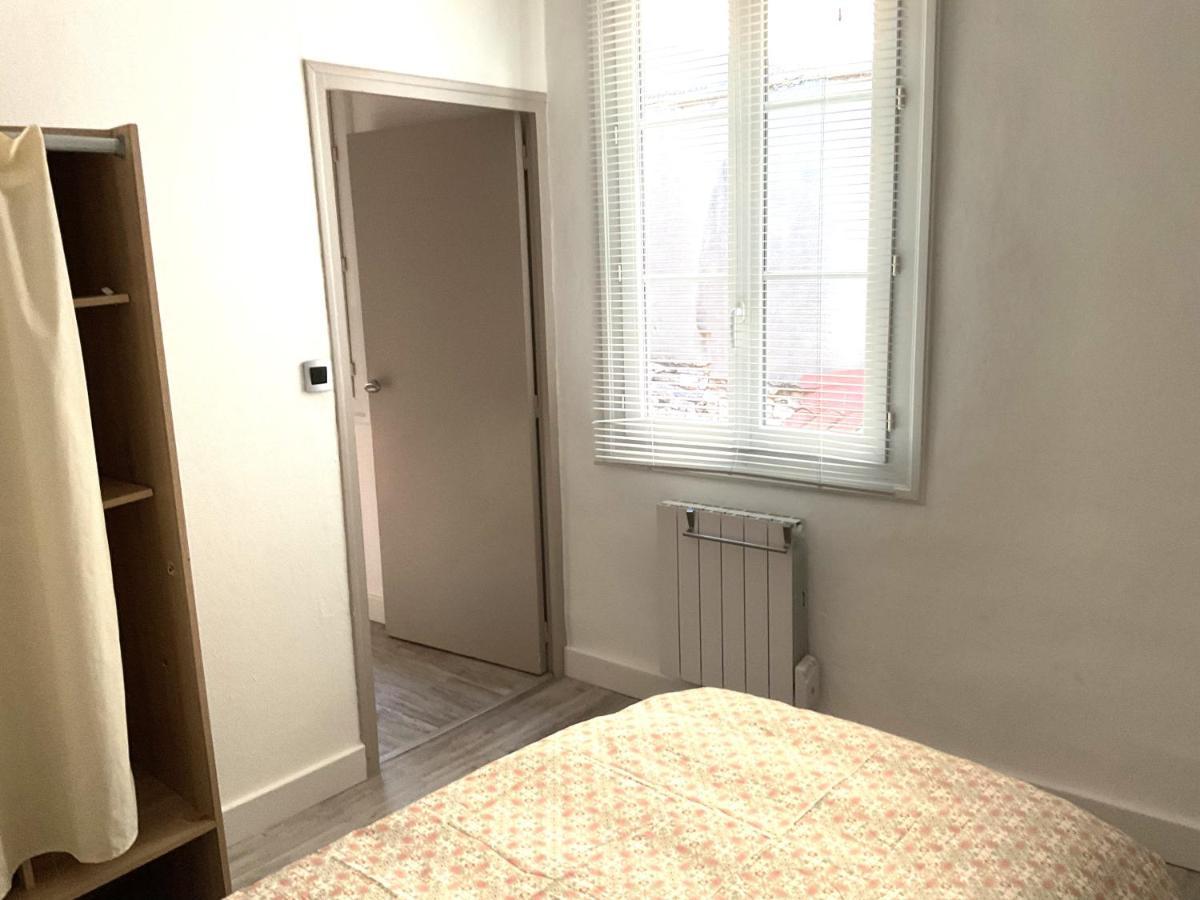 Place Aux Herbes Apartamento Nimes Exterior foto