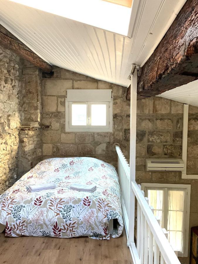 Place Aux Herbes Apartamento Nimes Exterior foto