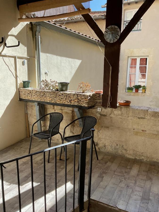 Place Aux Herbes Apartamento Nimes Exterior foto